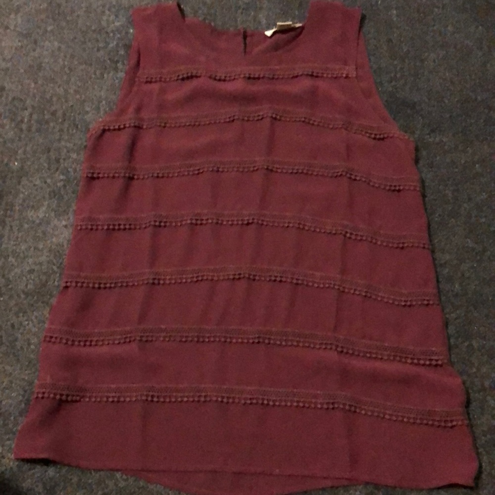 Maroon loft top small